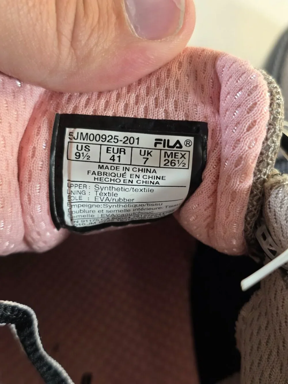 FILA Evergrand TR 21.5 Women’s 9.5 Gray Black Pink Trail Running Shoes